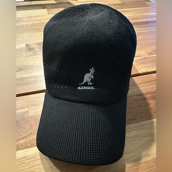 Kangol Other - Kangol Tropic Ventair Spacecap| Black| Size M